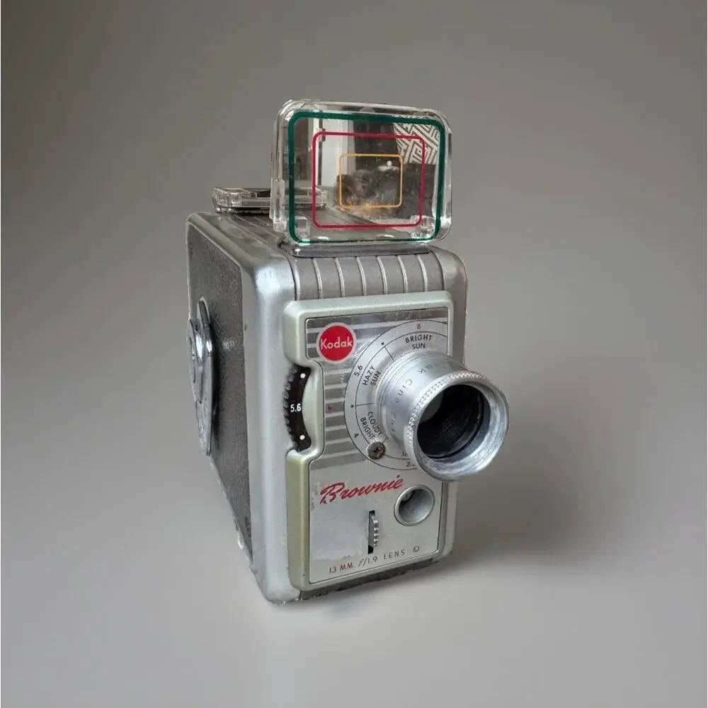 Vintage Kodak Brownie 8mm Movie Camera 13mm f/1.9 Lens 1950s w Manual Reel
